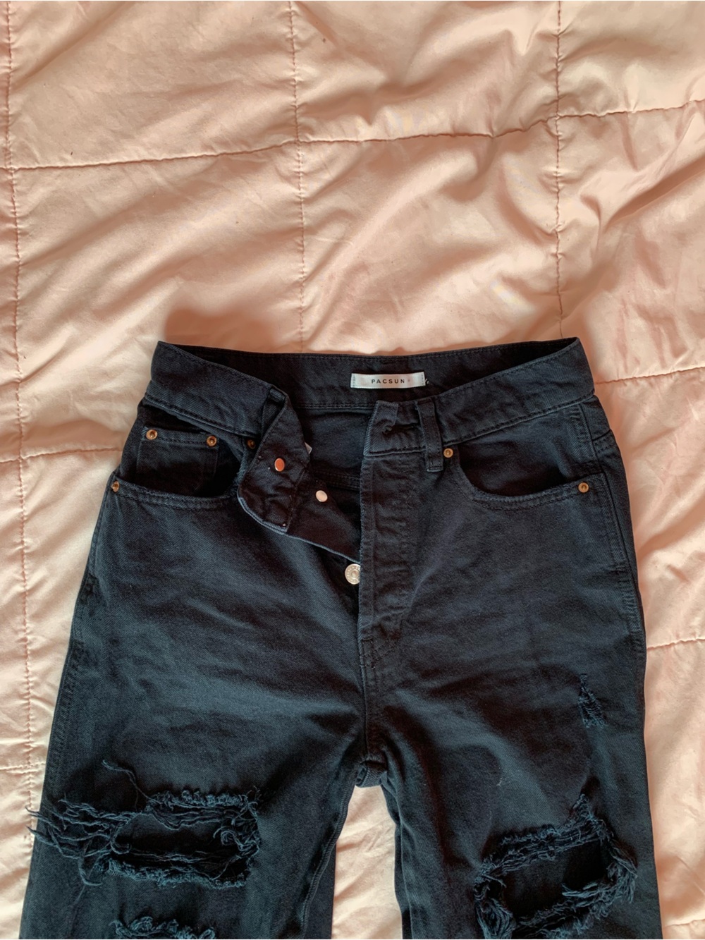 PacSun Black Distressed Women's Jeans